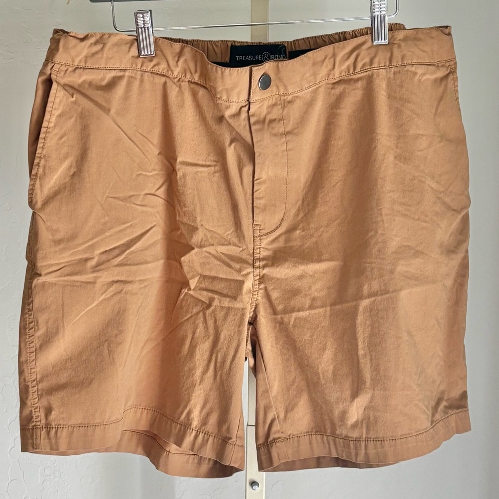 3/$30⚡️Treasure and Bond Men’s Slim Fit Elastic Waist Tan Shorts, Size XL
